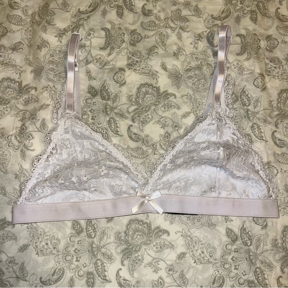 Fashion Nova White Lace Bralette Large